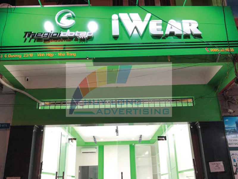 THIẾT KẾ THI CÔNG SHOP THỜI TRANG THỂ THAO IWEAR NHA TRANG