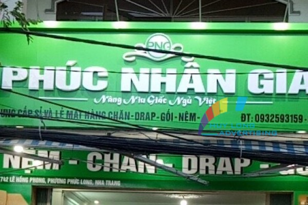 THI CÔNG LẮP ĐẶT BẢNG HIỆU "PHÚC NHÂN GIA" 